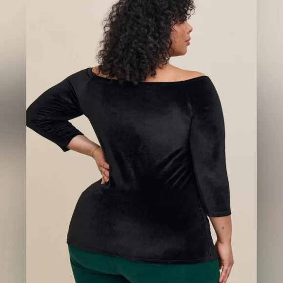 ⭐ Torrid Black Velvet Ruched Off Shoulder Long Sleeve Plus Size T… - Picture 2 of 4